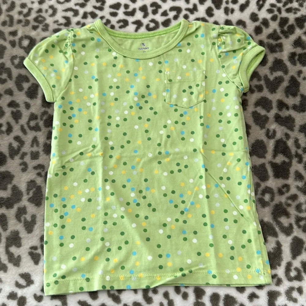 Old Navy Polka Dot Pocket T-shirt in Green Size 4T Girls